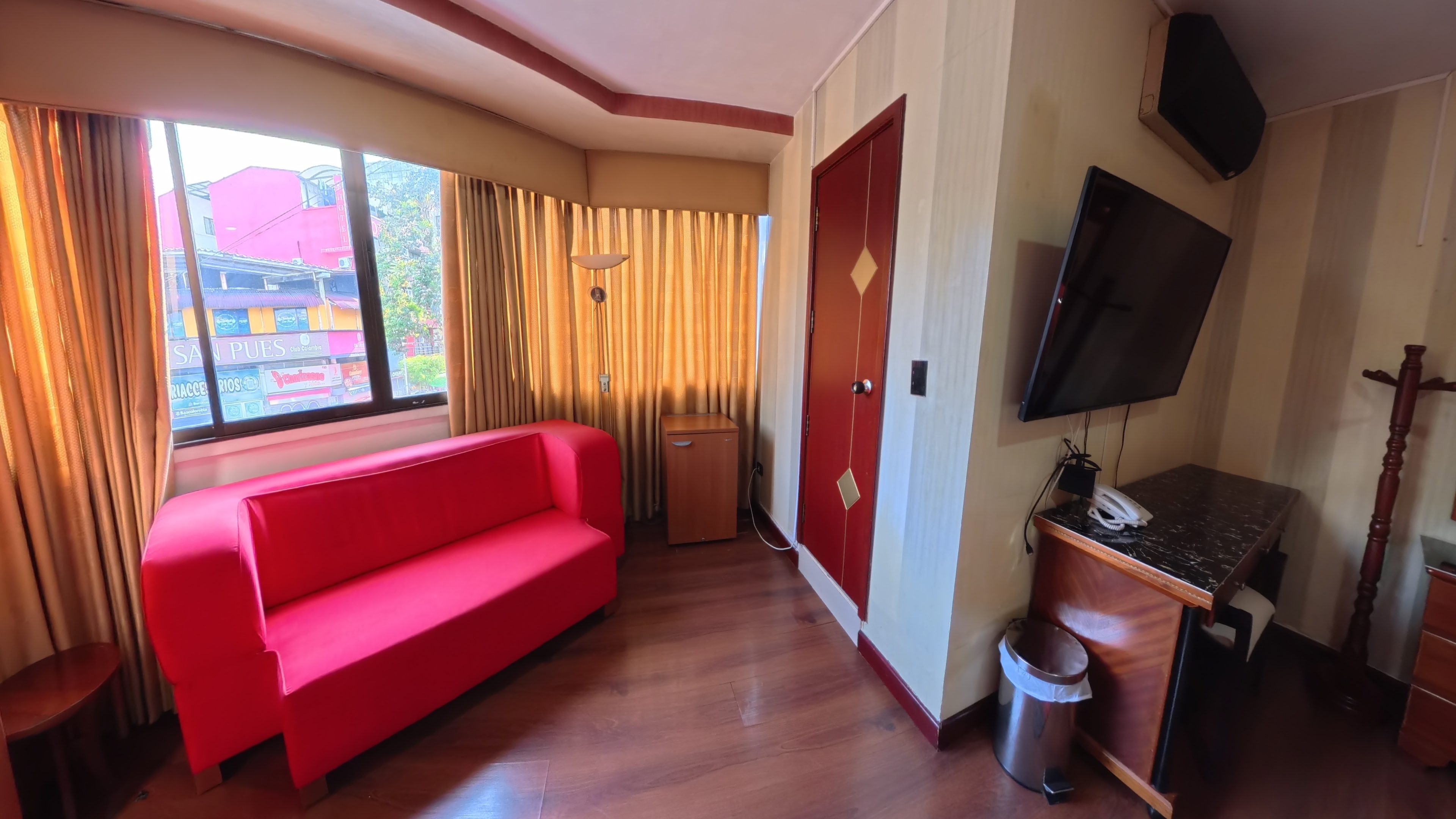 HOTEL IMPERIO REAL 23