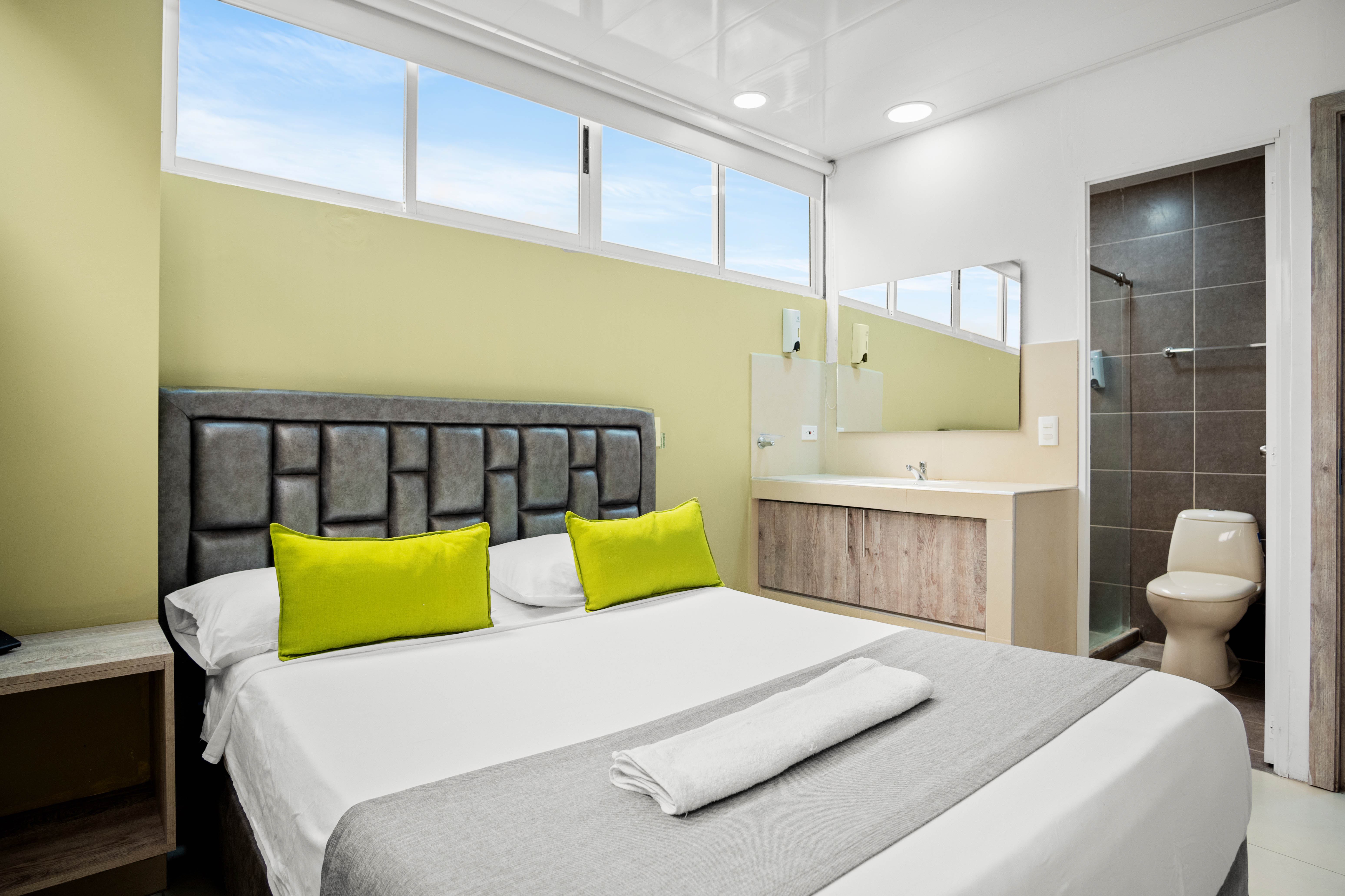 Hotel Eco Suite Cali - Doble  Economica Con Ventilador - 29