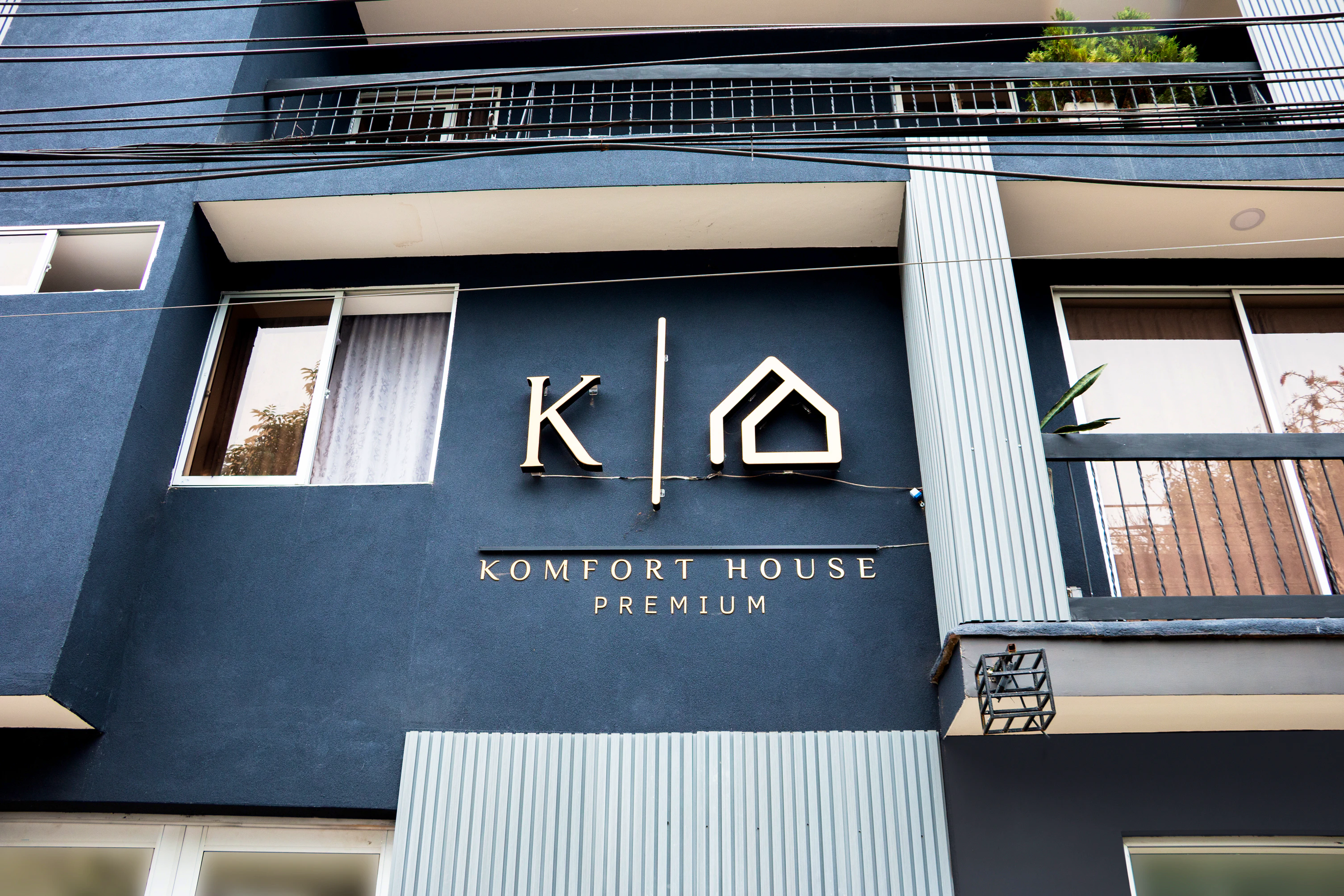 Komfort House  - Fachada - 14