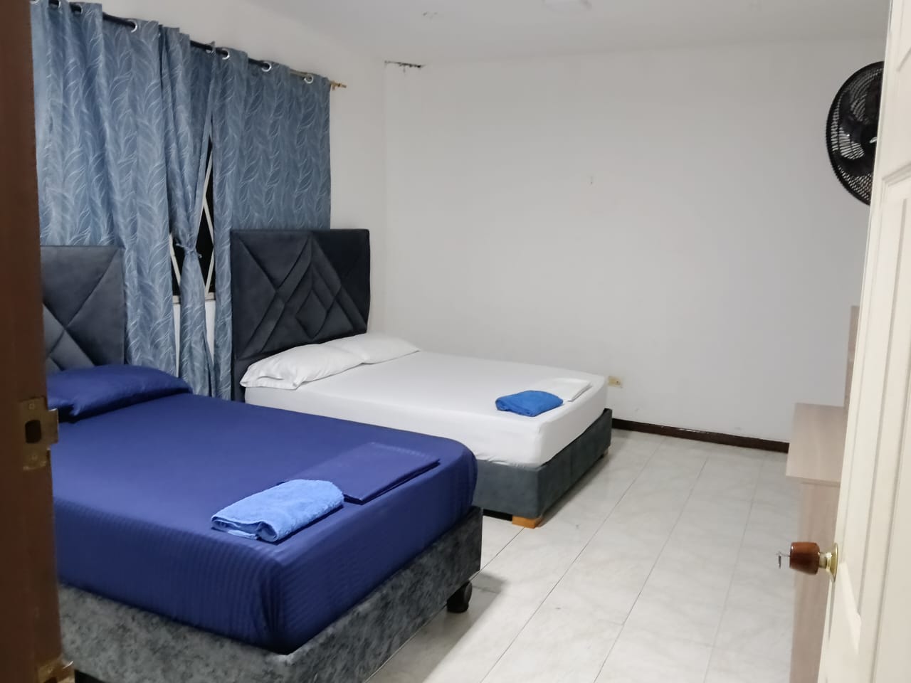 ASL HOME - Cama Doble - 1 Cama Semidoble Adicional  - 0