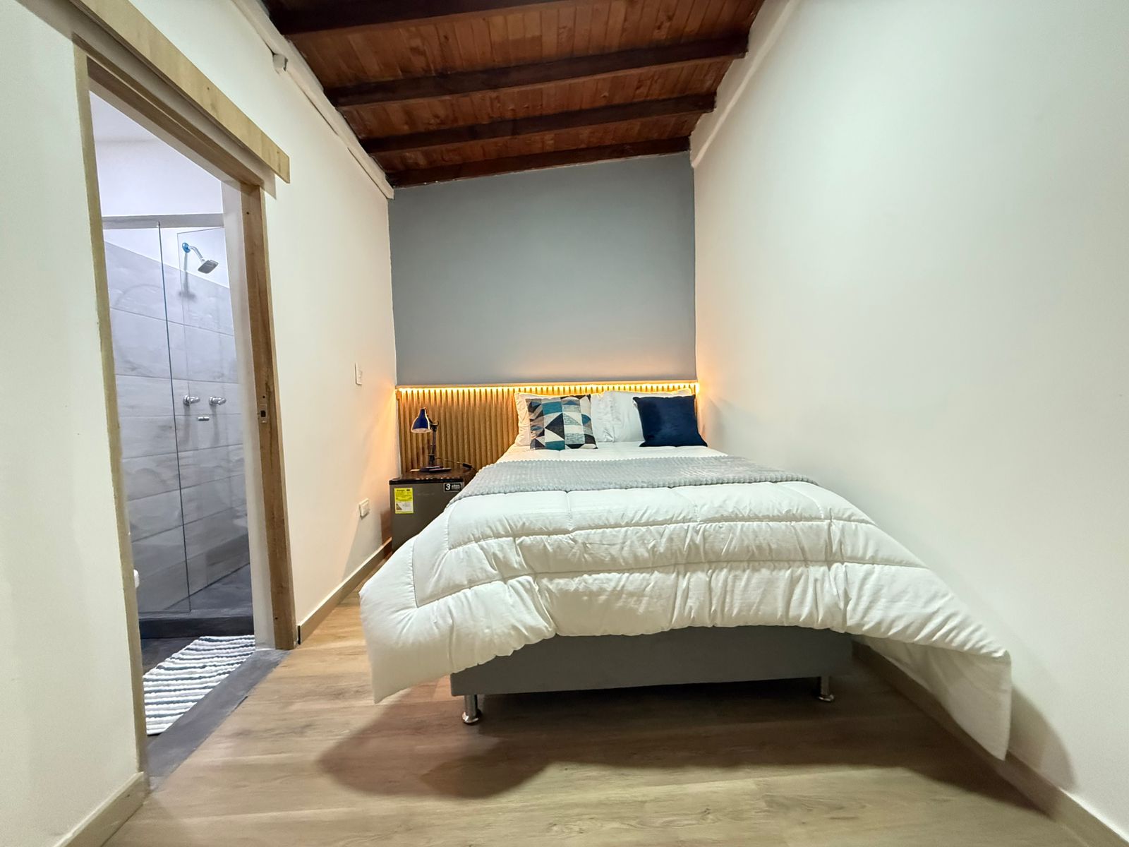 Laureles Boutique Stay - 1 cama doble con baño privado  - 0