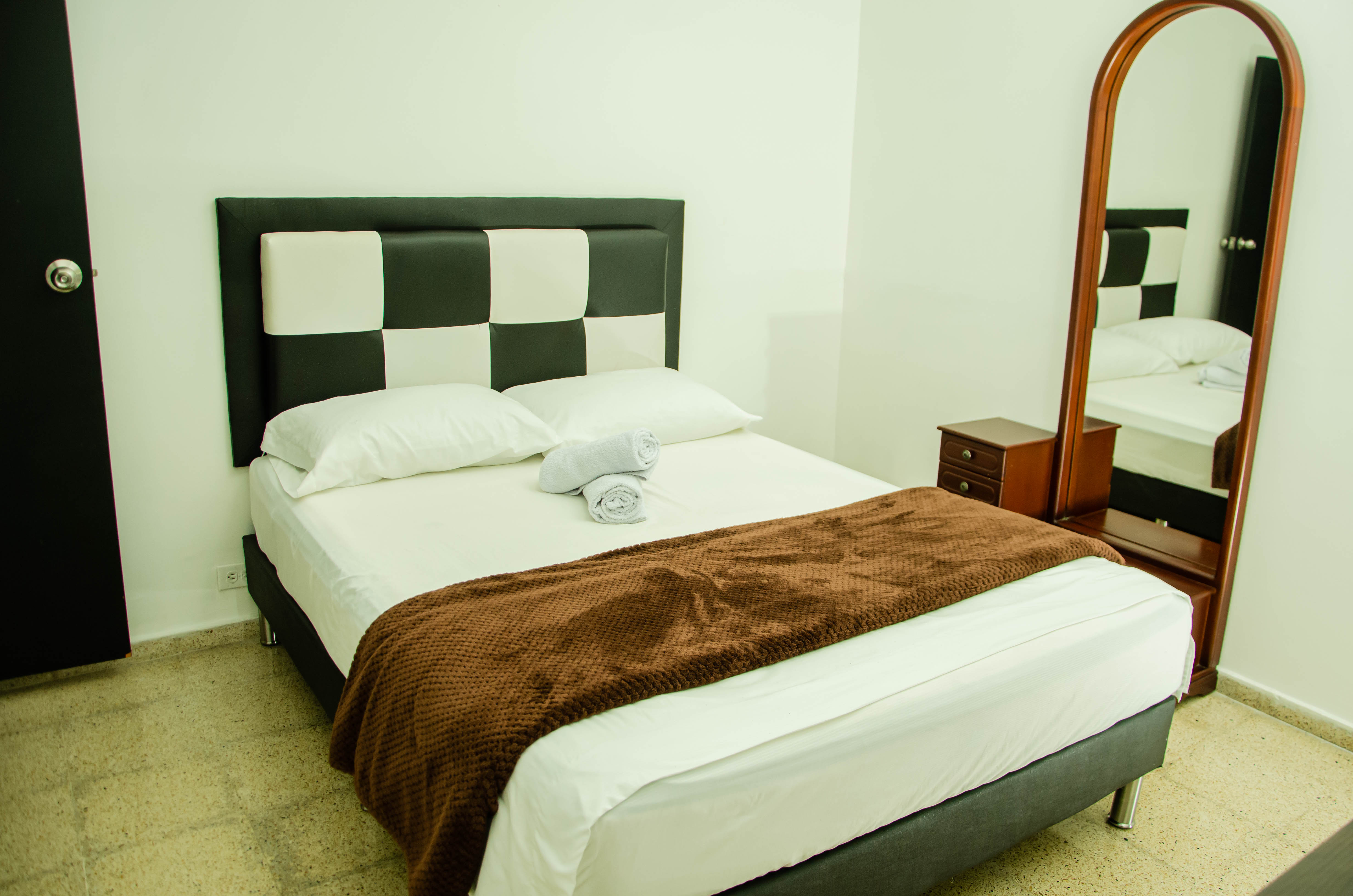Casa Hotel Los Arboles - Doble con ventilador - 13