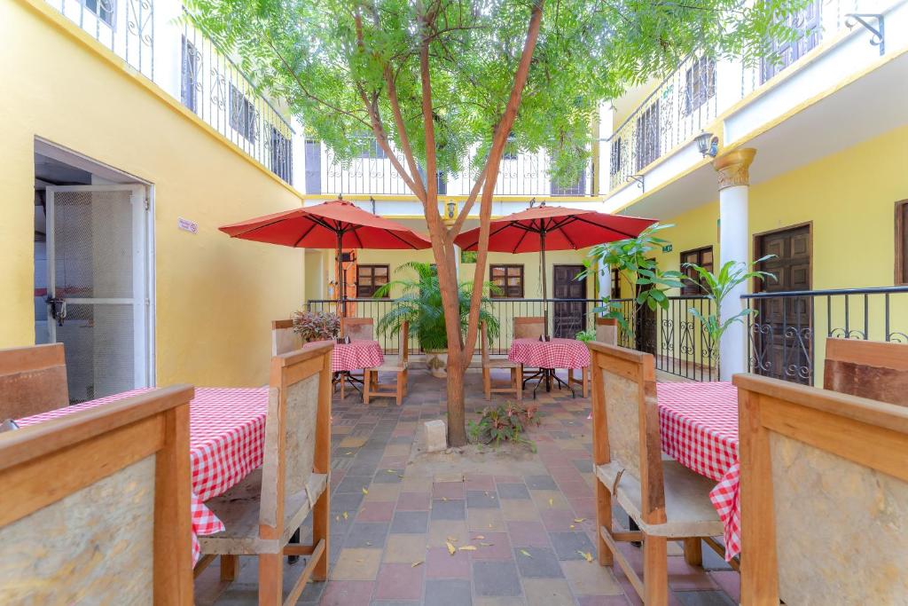 Ayenda 1305 Retro 16