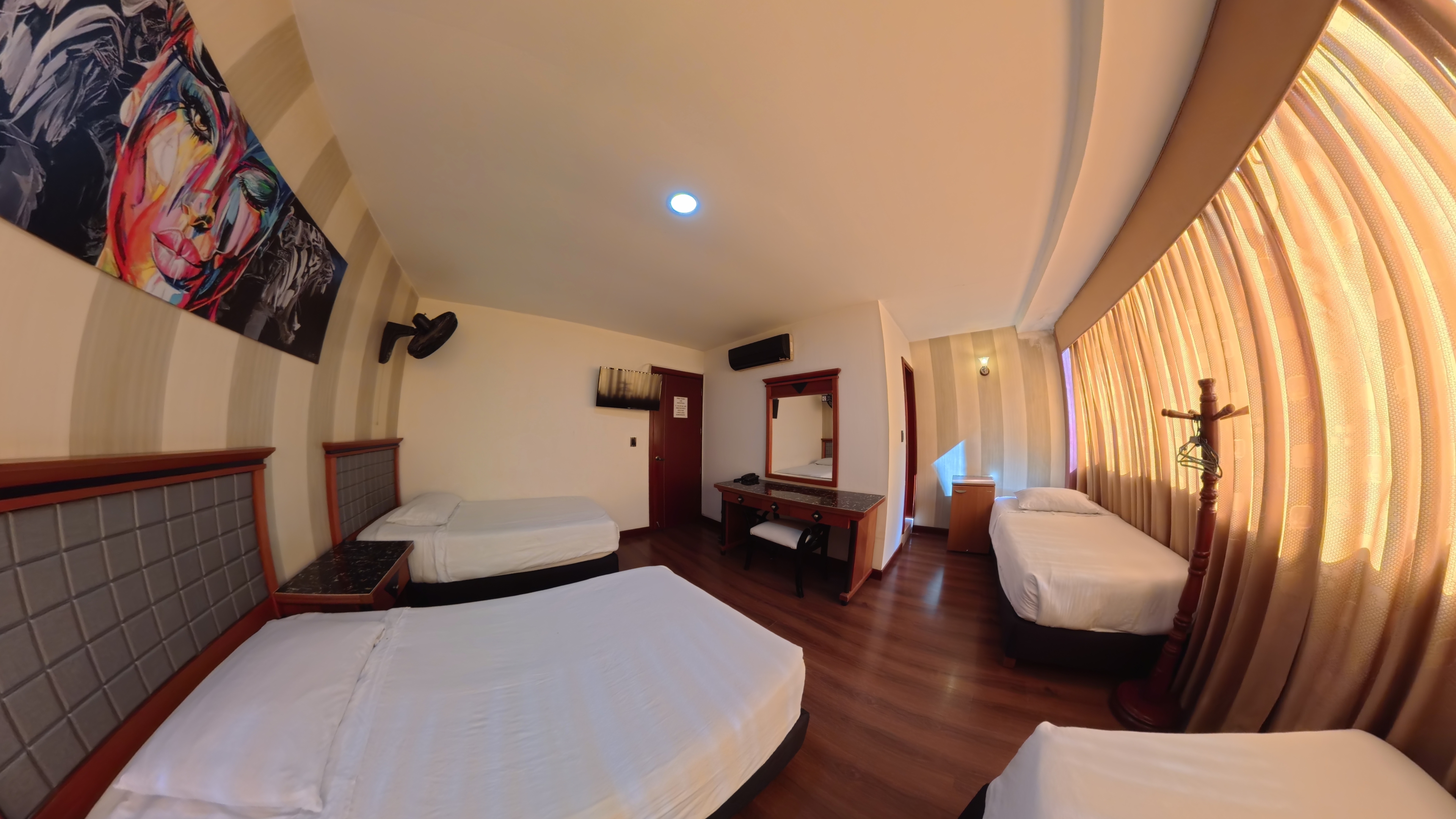 HOTEL IMPERIO REAL 39