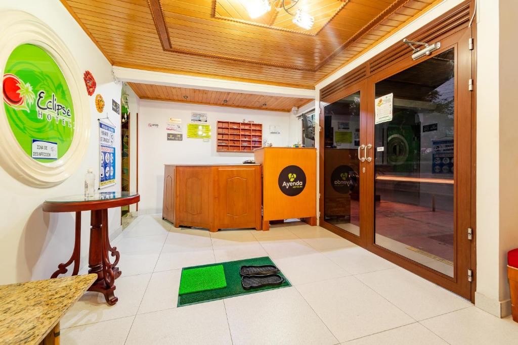 Ayenda Eclipse 1706 26