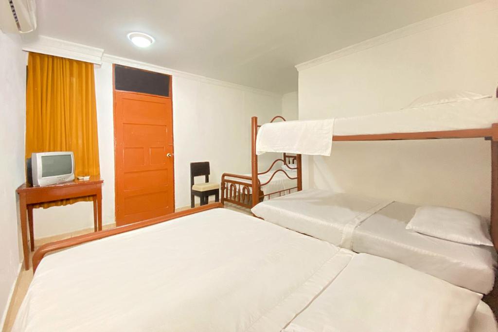 Ayenda Republicano Colonial No 2 16