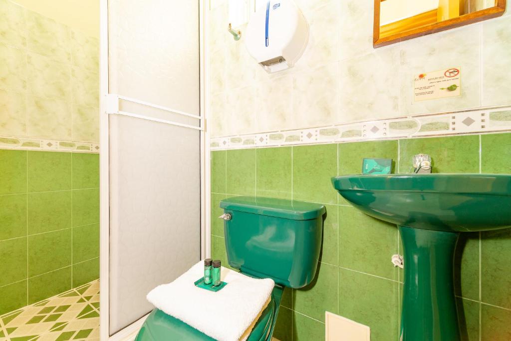 Ayenda Eclipse 1706 37