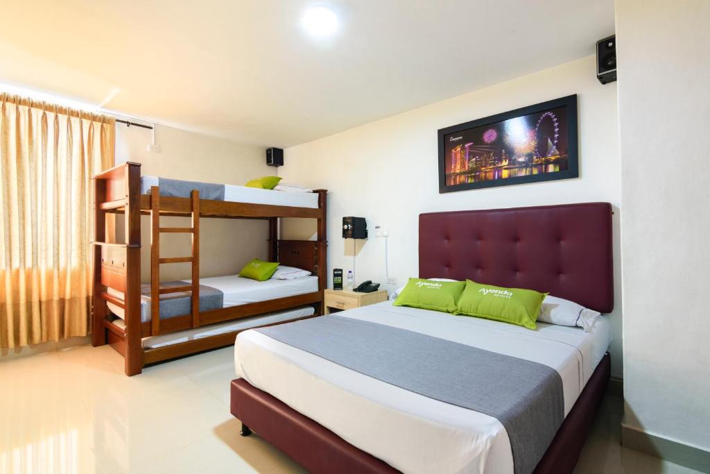 Hotel Colombia Avenida - Cuadruple Estandar - 18