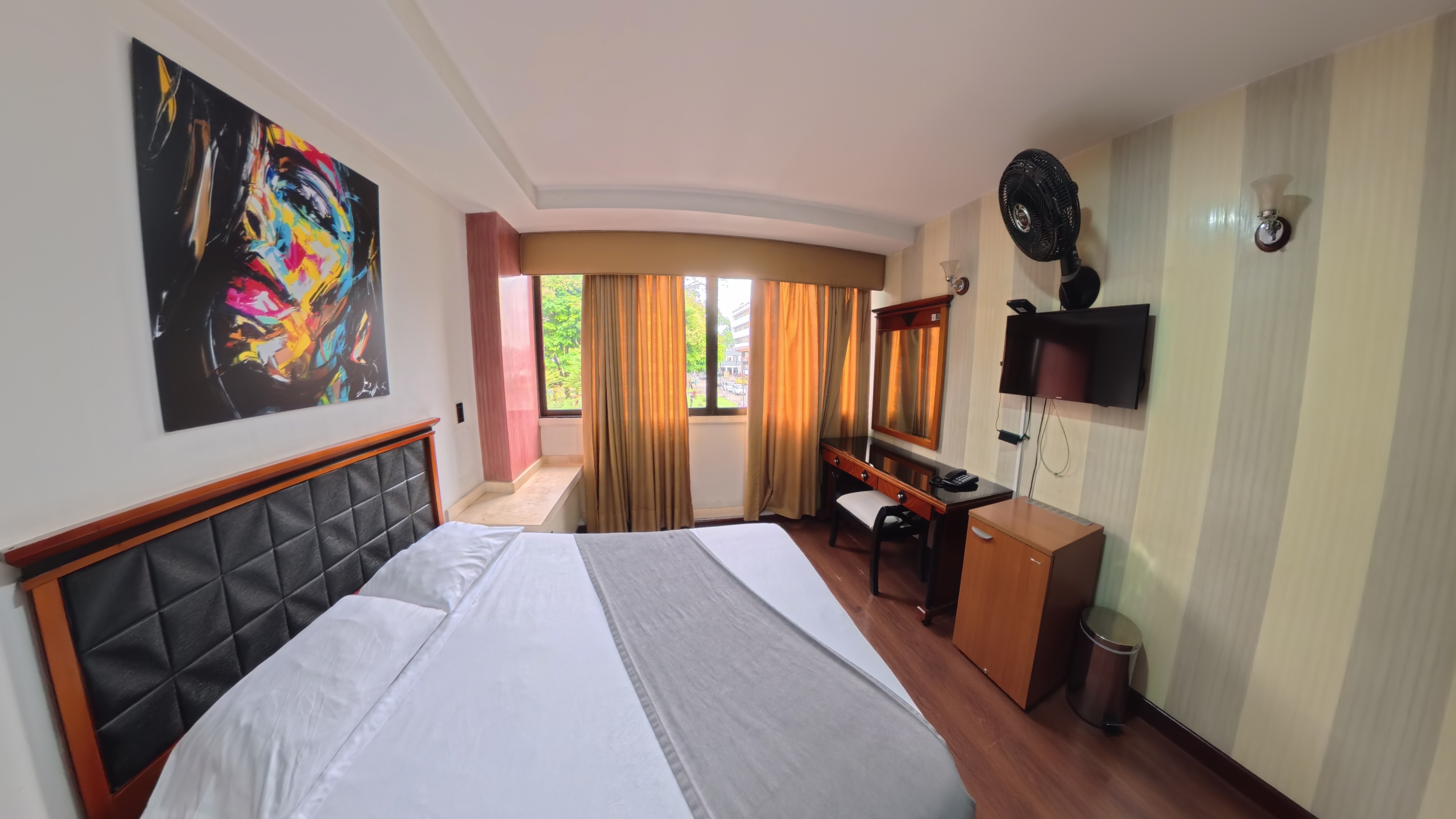 HOTEL IMPERIO REAL 14