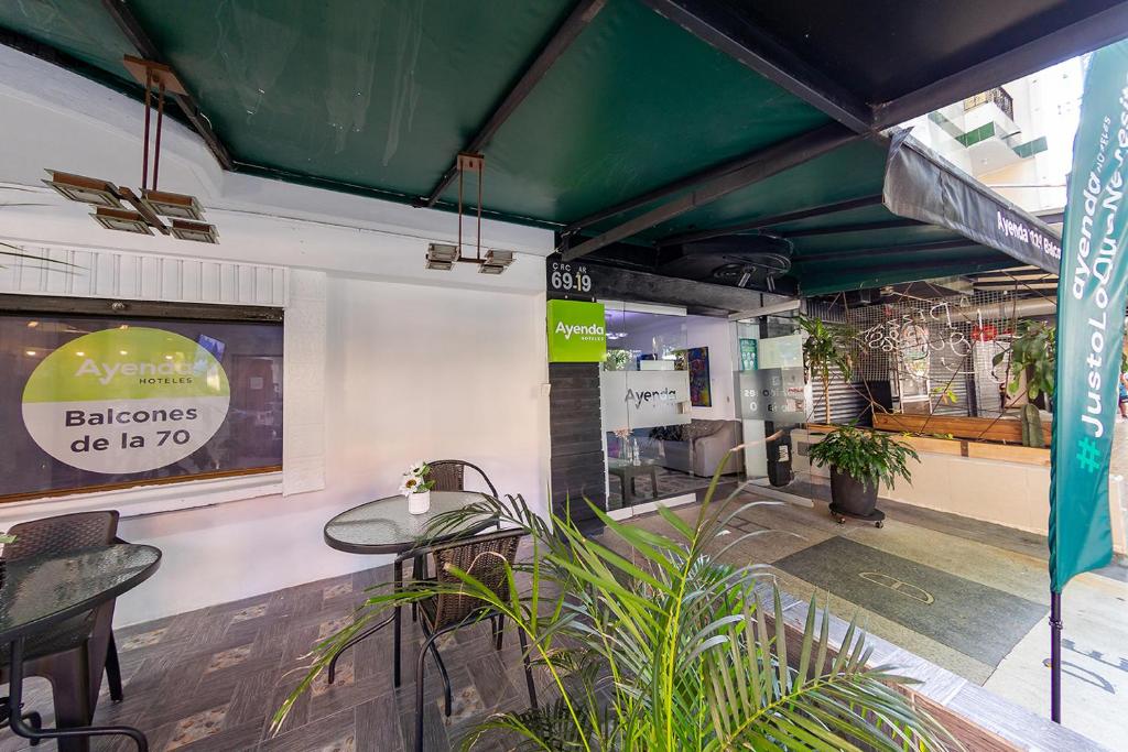 Ayenda 1228 Balcones de la 70 21