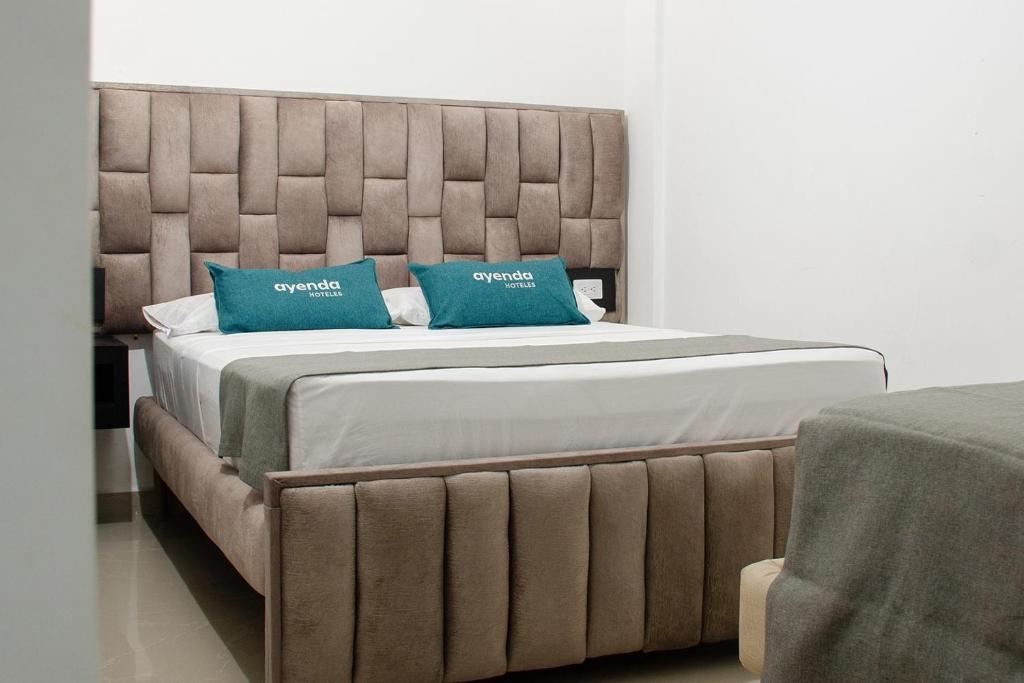 Ayenda Muleke - Triple Estándar - 5