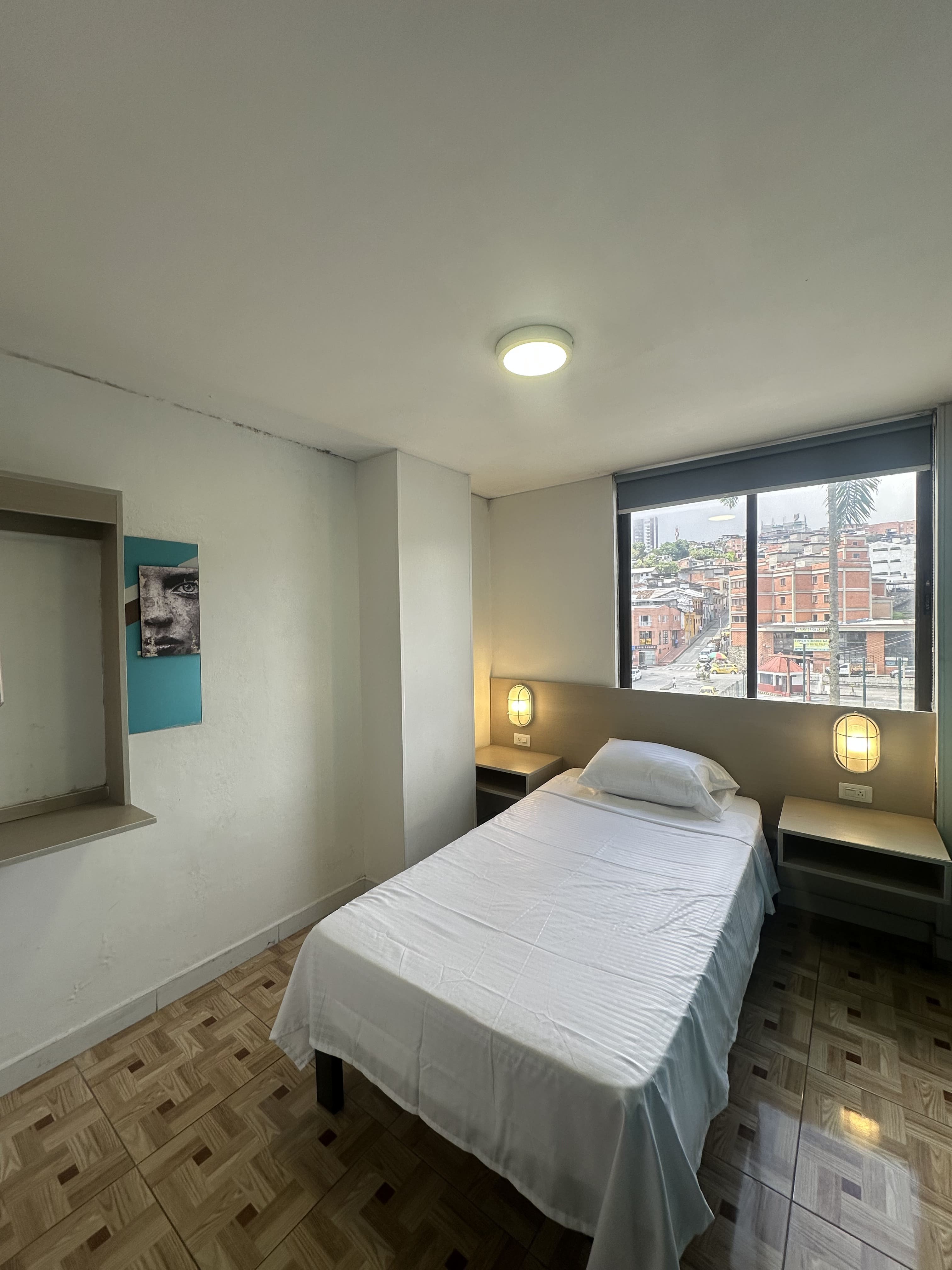 HOTEL CALIFORNIA BLUE  - Sencilla - 13