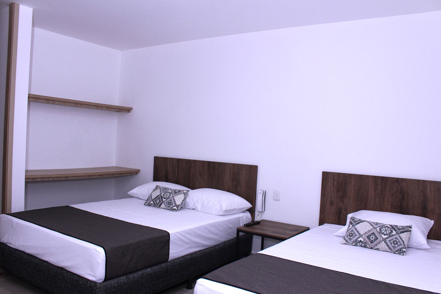 Ayenda Hotel MM - Cuádruple Estándar - 9