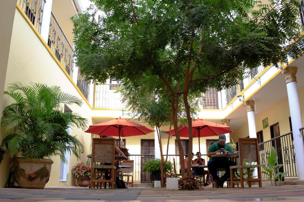 Ayenda 1305 Retro 40