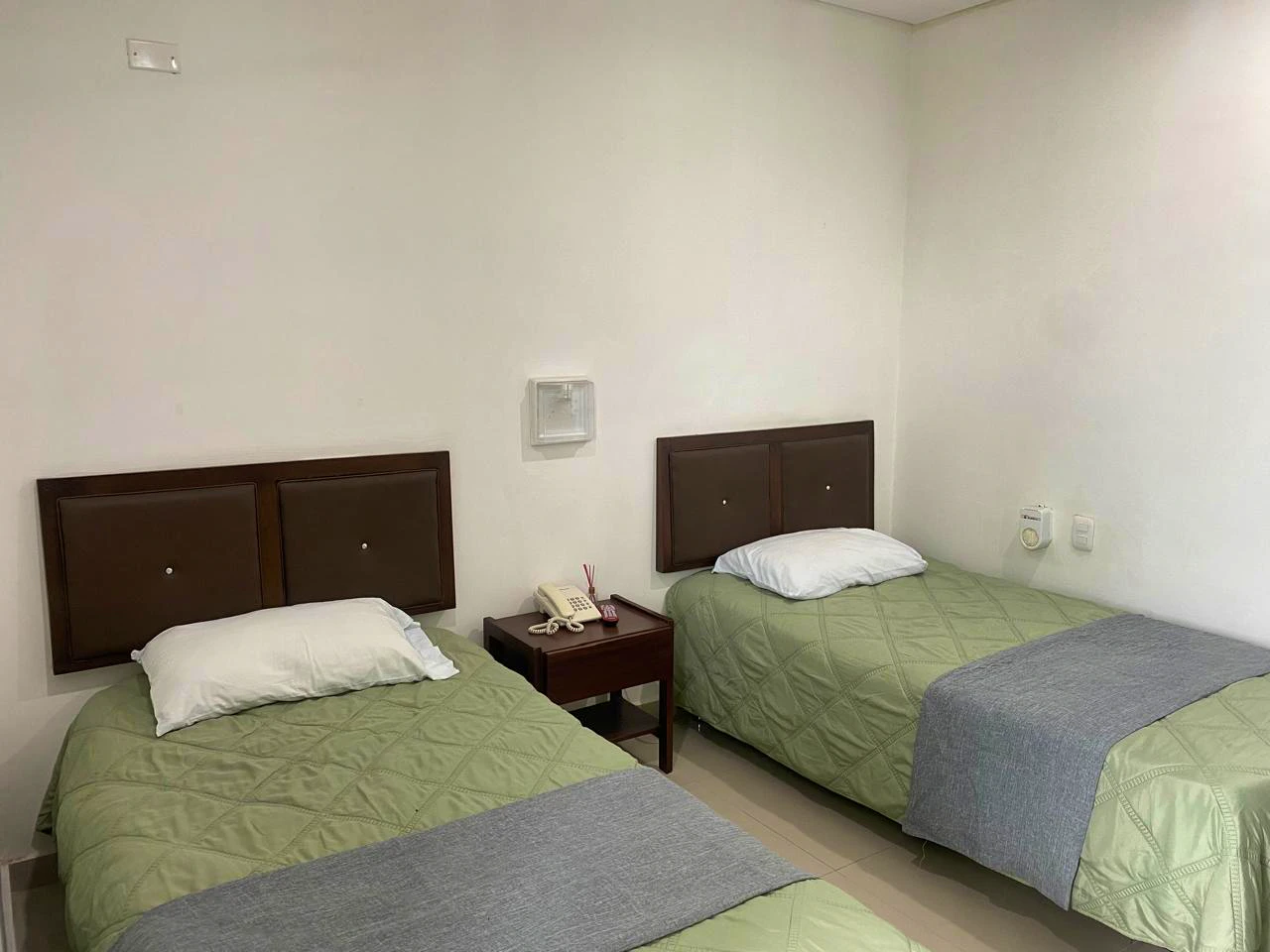 LHM HOTEL - TWIN  - 1