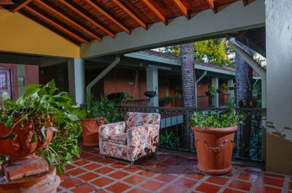 hotel y restaurante el mesón del gitano 8