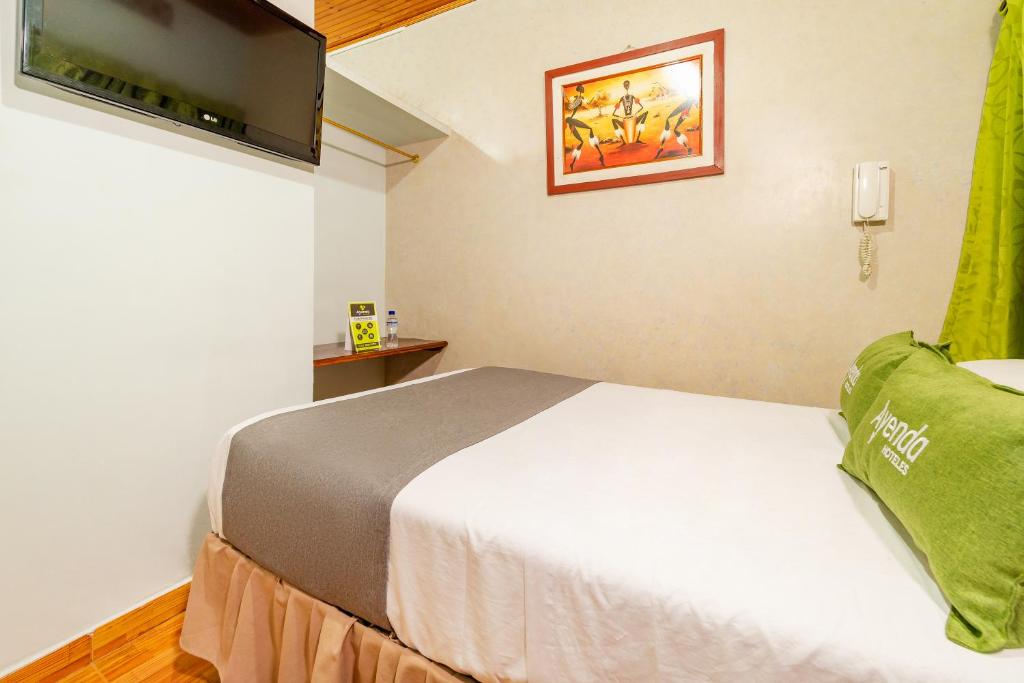 Ayenda Eclipse 1706 21