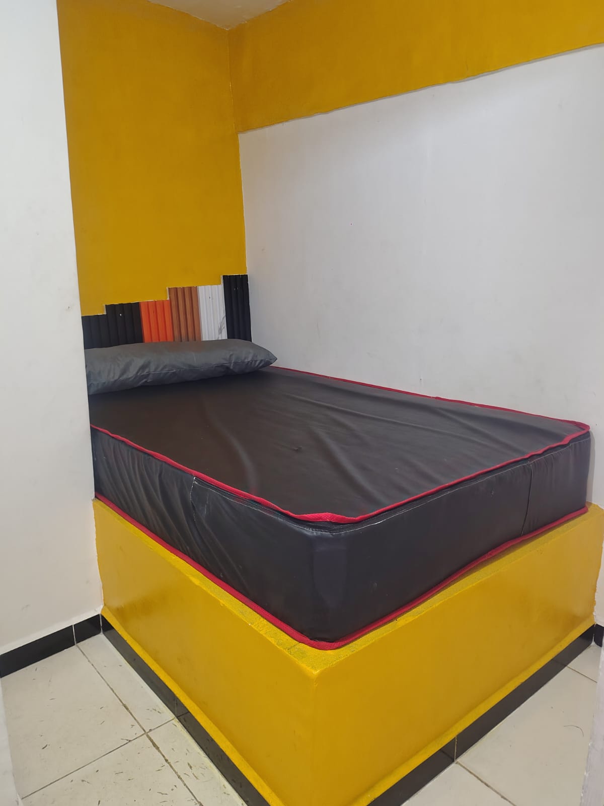 Motel hospedaje patio bonito - habit capsulas abanico y su cama con baño y cocina compartidas - 2