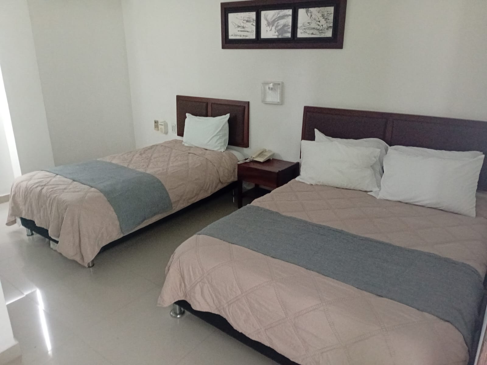 LHM HOTEL - TRIPLE  - 10