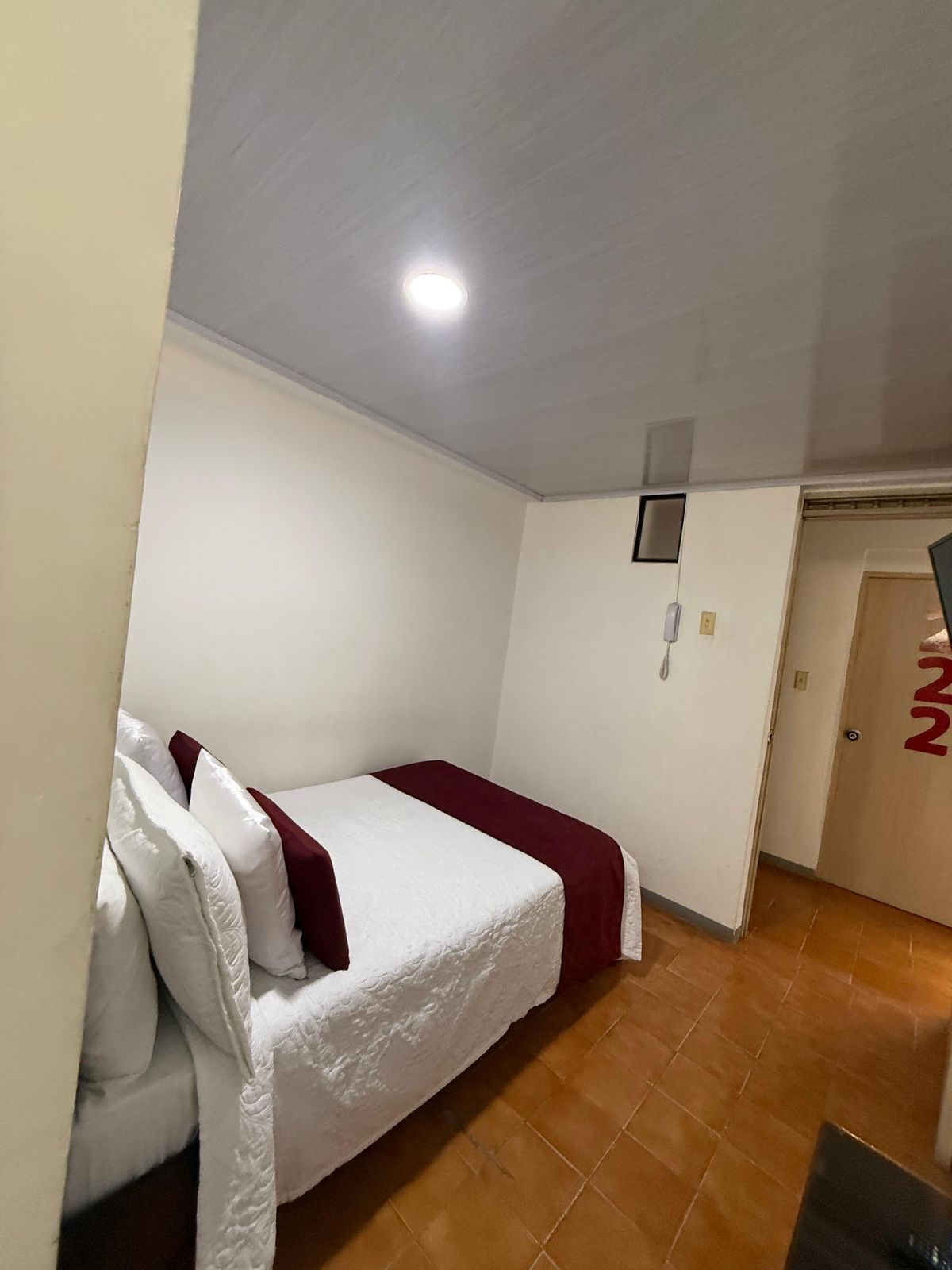 Ayenda Marana - Doble Estandar - 13