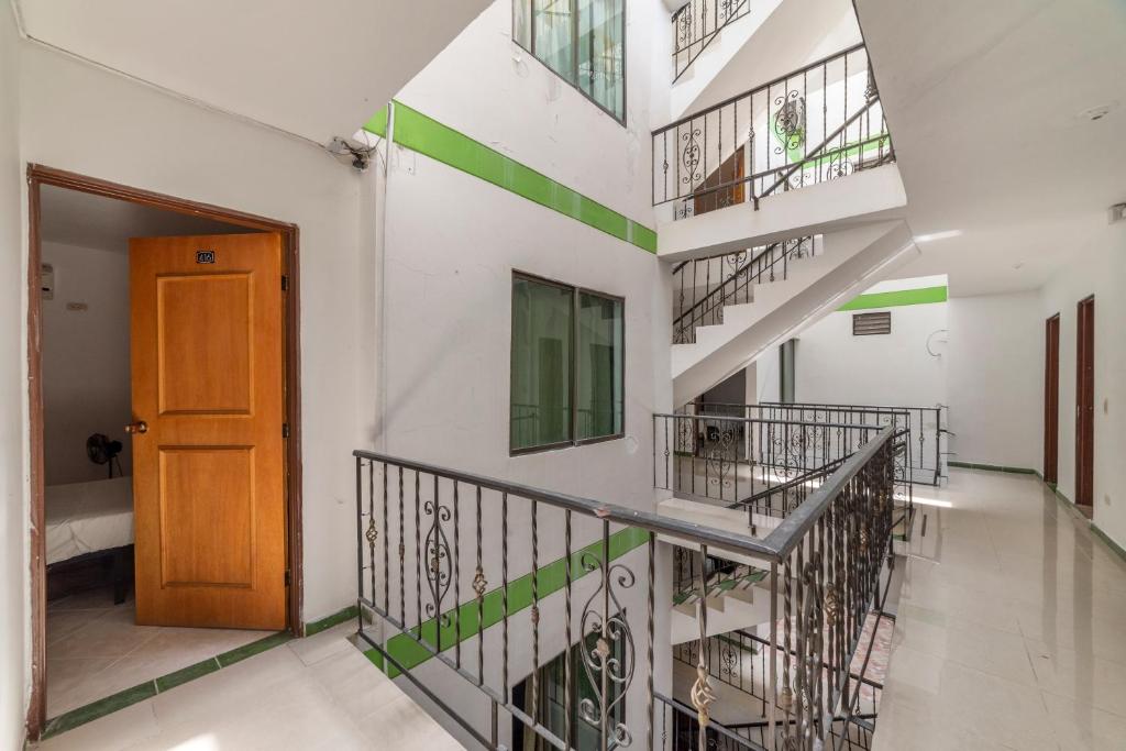 Ayenda 1228 Balcones de la 70 20