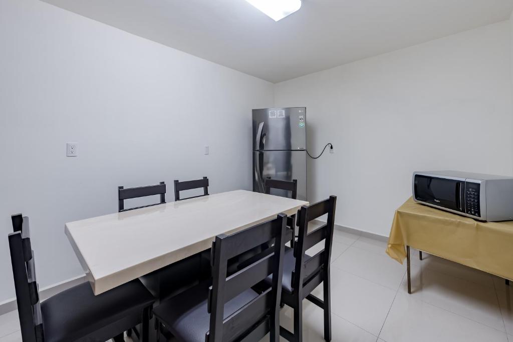 Ayenda Suites Ejecutivas Monterrey 11