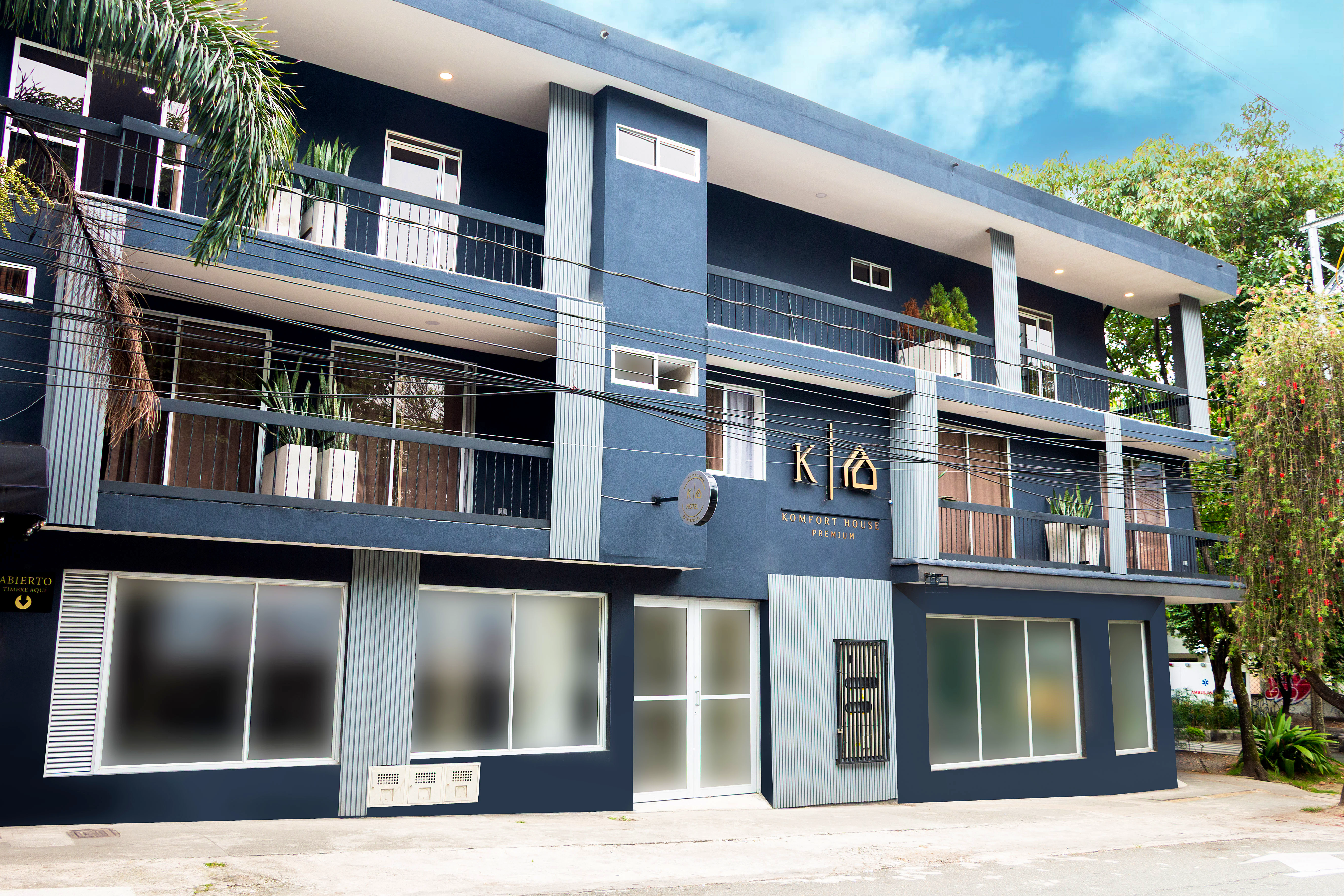 Komfort House  - Fachada - 12